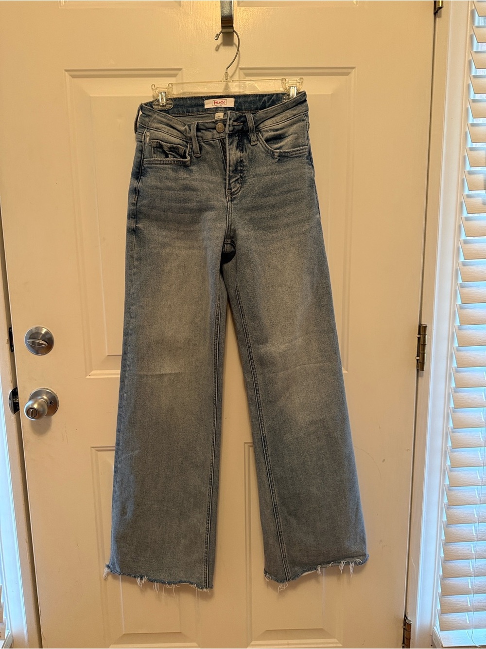Moco boutique NWOT High-Rise Wide Leg Women's Jeans - Light Blue Frayed hem